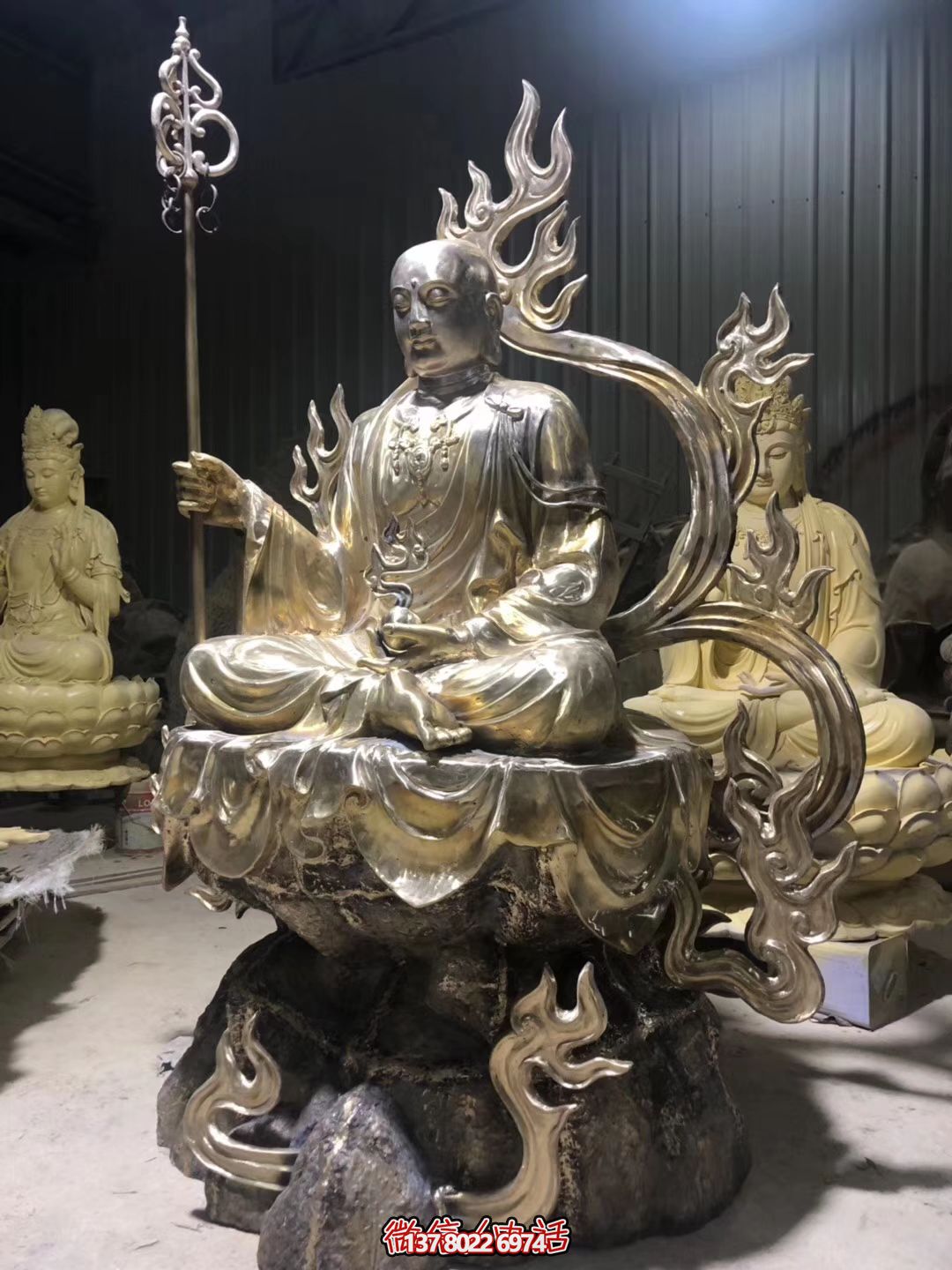 游覽地藏王大型寺廟景區，感受精美雕塑的神秘魅力