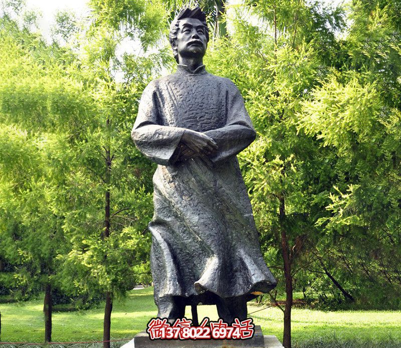 玻璃鋼魯迅人物雕塑，為公園景觀裝飾點綴