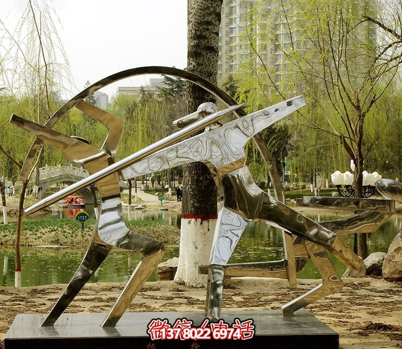 不銹鋼鏡面標槍雕塑——精致、創意、華美